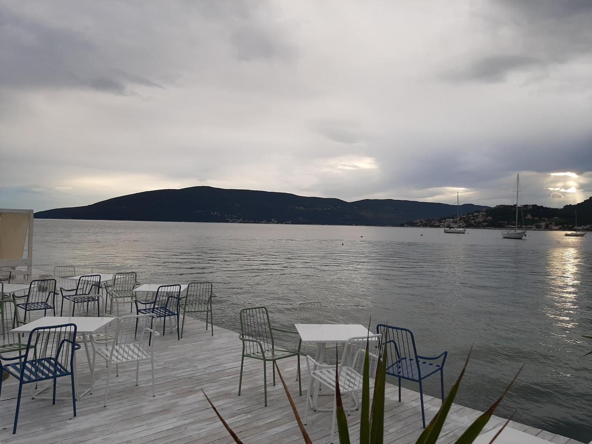 Apartments Ogurlic Herceg Novi Phòng bức ảnh